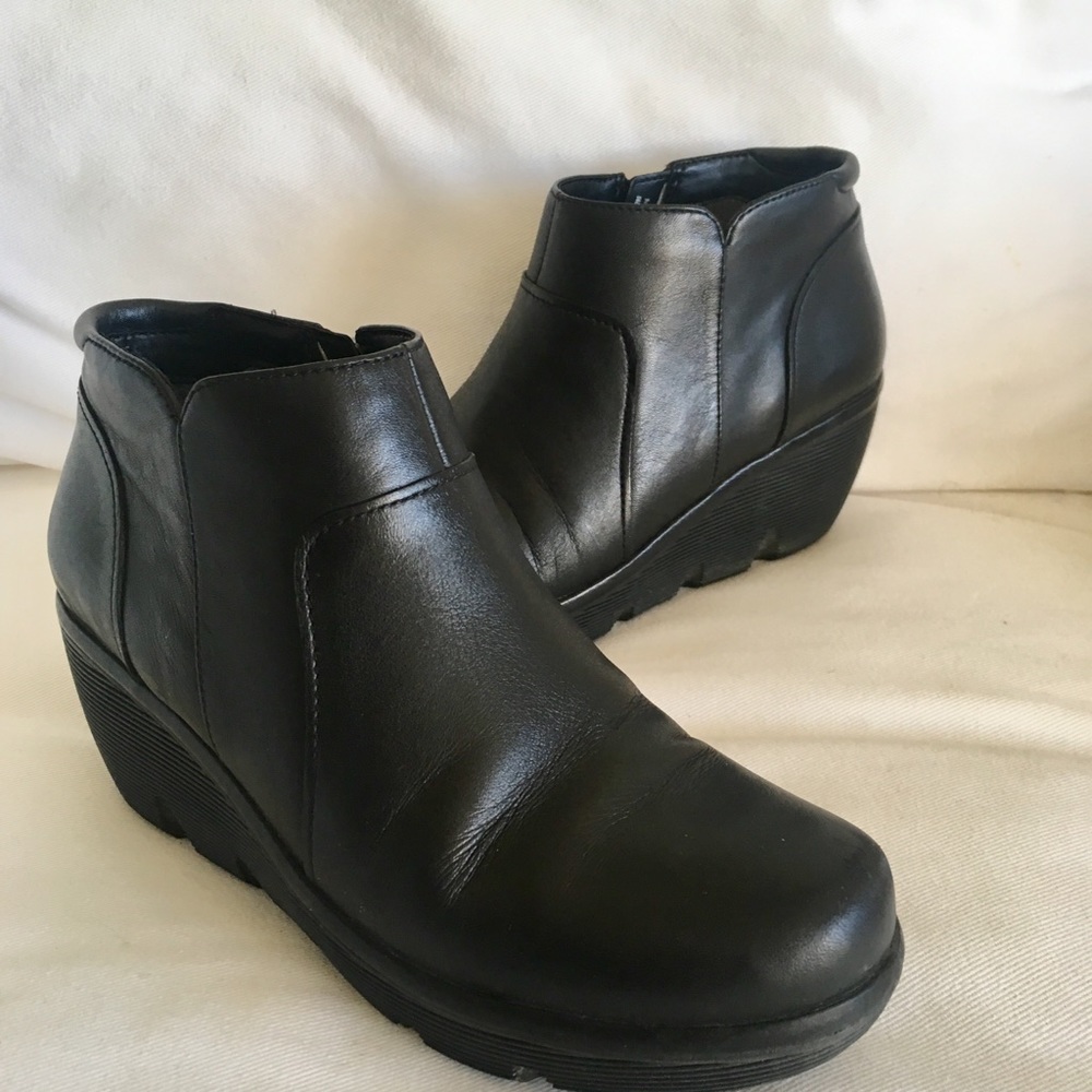 CLARKS Clarene Sun Black Leather Ankle Boots